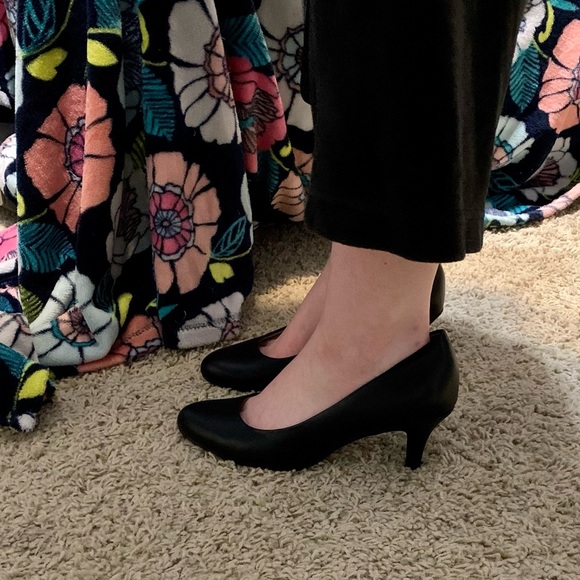 Life Stride Parigi Pumps, women’s size 8, black - Picture 8 of 9